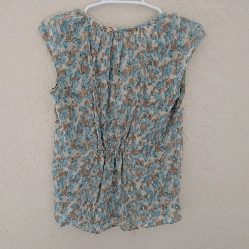 Talbots 100% Silk Watercolor Blue Button Blouse Size 4 - Picture 6 of 6